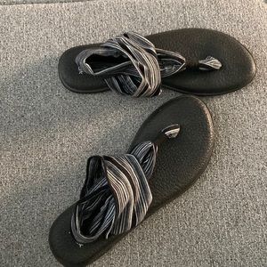 Sanuk brand yoga mat sandals!